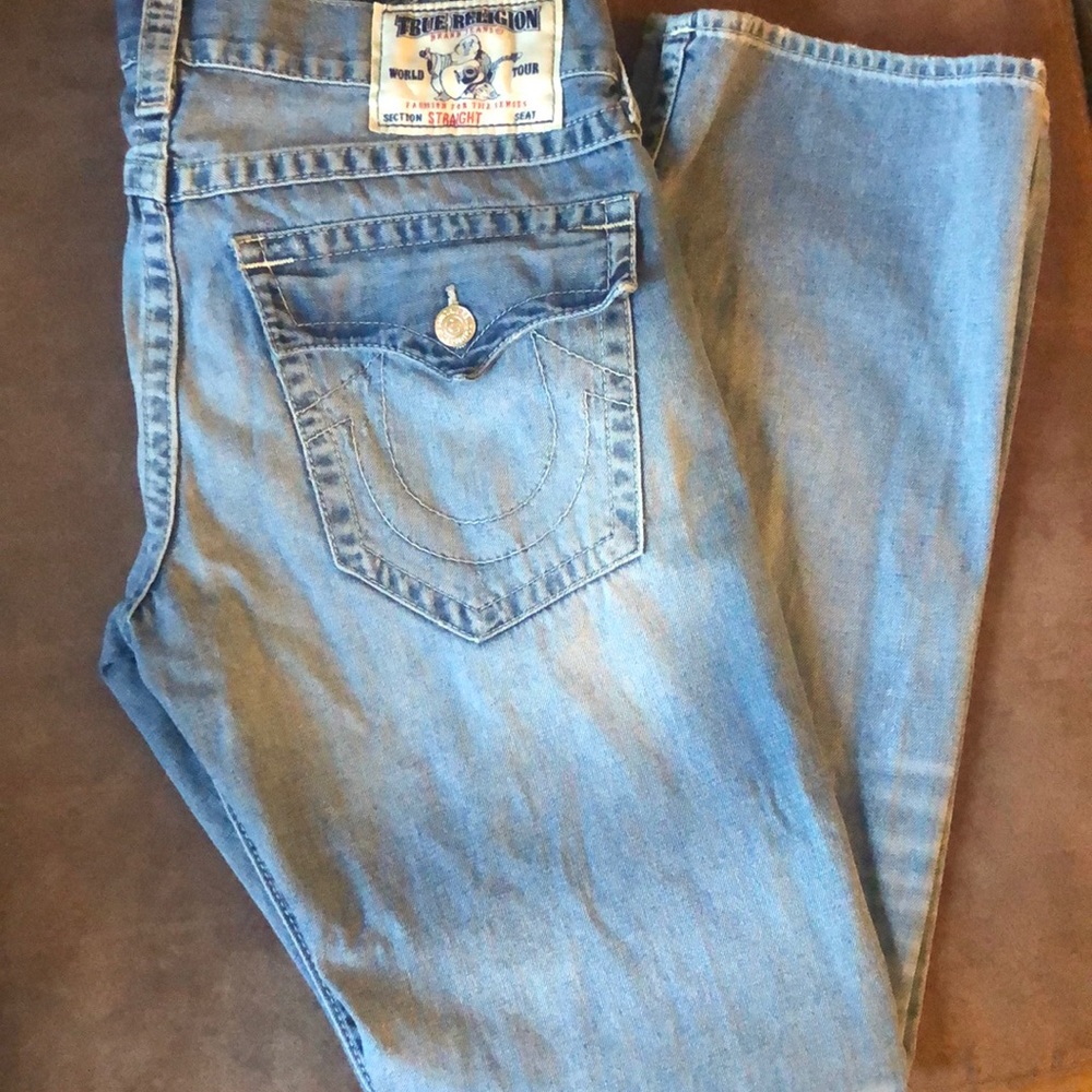 Gently used Men’s True Religion jeans sz 32.